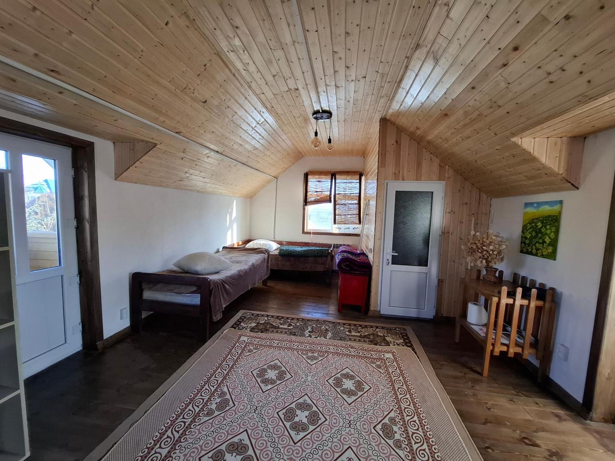 Happy Nomads Yurts & Hostel كاراكول المظهر الخارجي الصورة